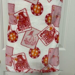 Queen of Hearts throw blanket